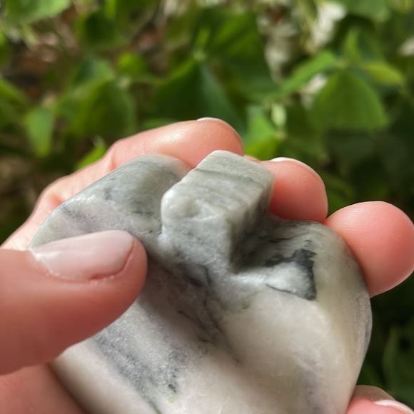 🍏Tourmalinated Quartz Crystal Apple Slice🍏 ~ Hand Carved - Picture 10 of 10